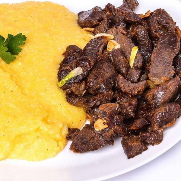 Pastrama de Oaie cu Mamaliguta